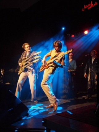 Gitarre kontra Bass