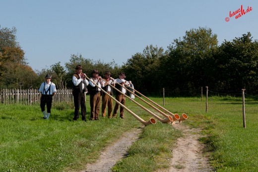 Alphornblasen auf dem Berg - Alphornbläsertreffen Bergisches Land 2011