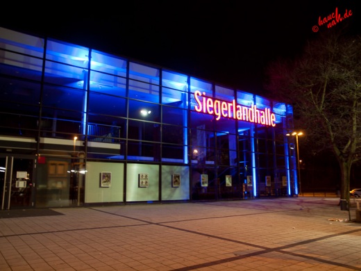Siegerlandhalle bei Nacht  - 11.12.2011 /Foto: Stefan Schmidt
