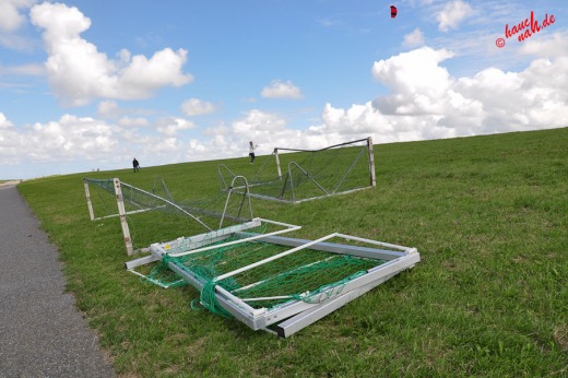 Schlickschlittenrennen 2012 - In Wartestellung fürs Schlickfußballturnier