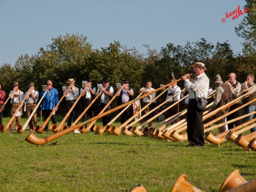 Alphornbläsertreffen Bergisches Land 2011 - Foto: Stefan Schmidt Alphornbläsertreffen Bergisches Land 2011 - Foto: Stefan Schmidt