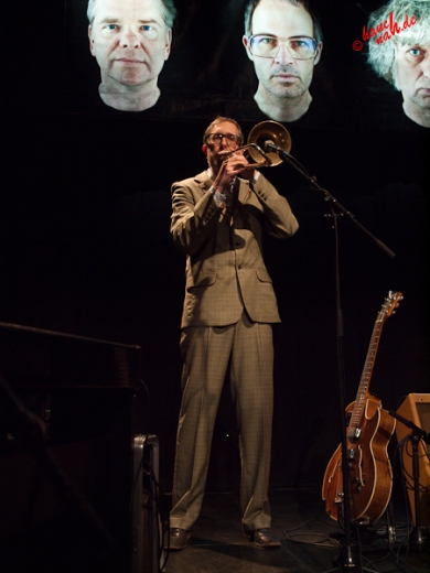 Erdmöbel Retrospektive Tour im Gloria Theater Köln - 09.12.2011 /Foto: Stefan Schmidt Erdmöbel Retrospektive Tour im Gloria Theater Köln - 09.12.2011 /Foto: Stefan Schmidt