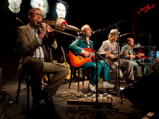 Erdmöbel Retrospektive Tour im Gloria Theater Köln - 09.12.2011 /Foto: Stefan Schmidt Erdmöbel Retrospektive Tour im Gloria Theater Köln - 09.12.2011 /Foto: Stefan Schmidt