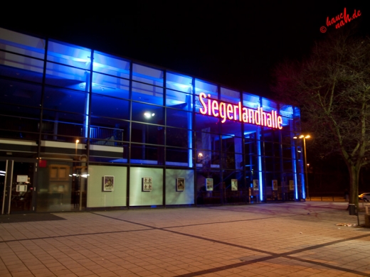 Siegerlandhalle bei Nacht - 11.12.2011 /Foto: Stefan Schmidt Siegerlandhalle bei Nacht - 11.12.2011 /Foto: Stefan Schmidt