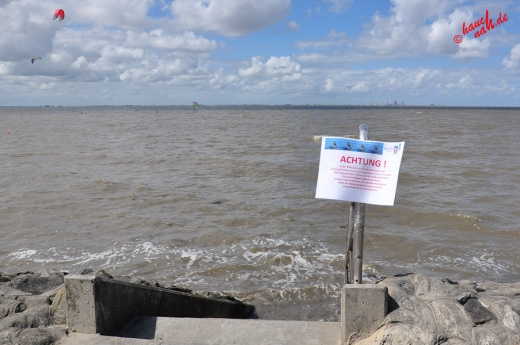 Nordseetreppe - ein paar Stufen ins Nass und ein paar mehr Stufen ins Watt - jenachdem ;-) Nordseetreppe - ein paar Stufen ins Nass und ein paar mehr Stufen ins Watt - jenachdem ;-)